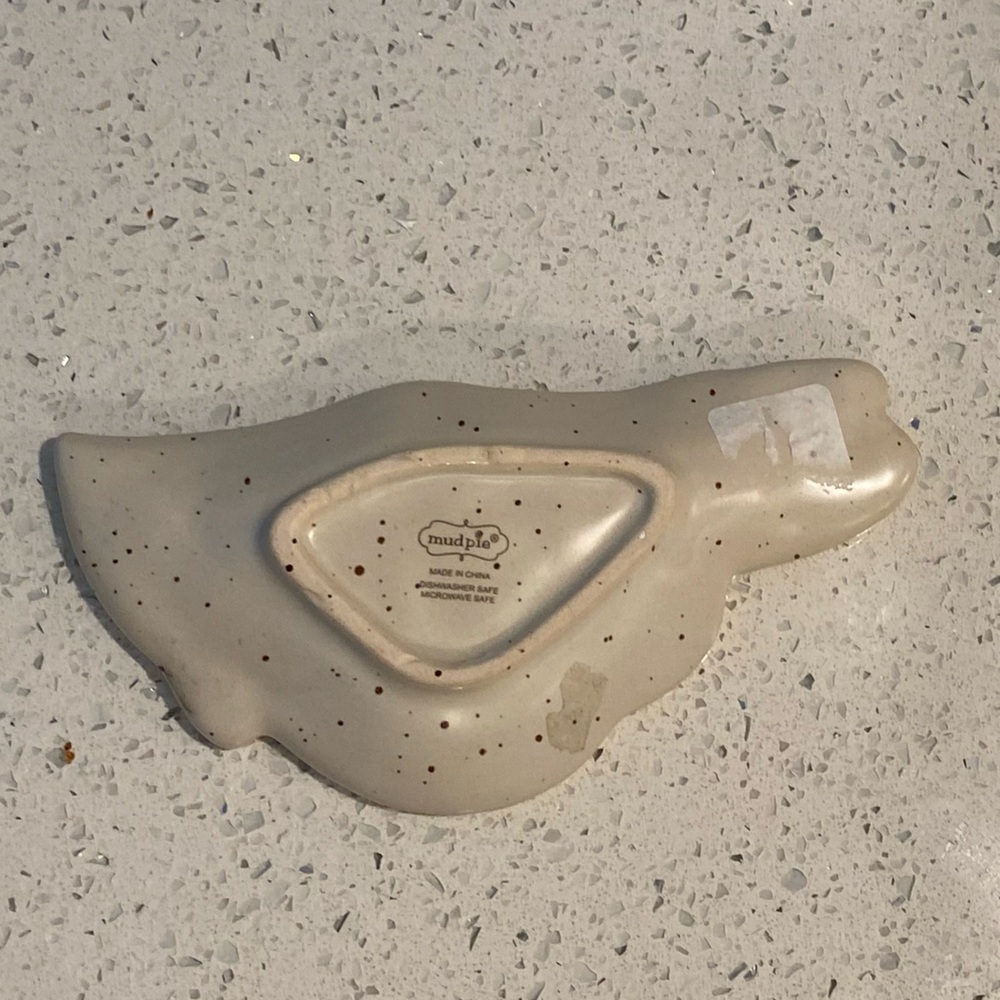 Handcrafted Ceramic Leaf Dish - Picture 4 of 5